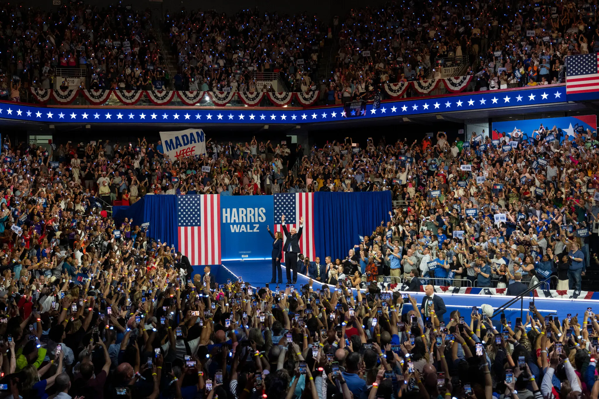 Як Камала Гарріс довірилася своїм інстинктам і обрала Тіма Вальца